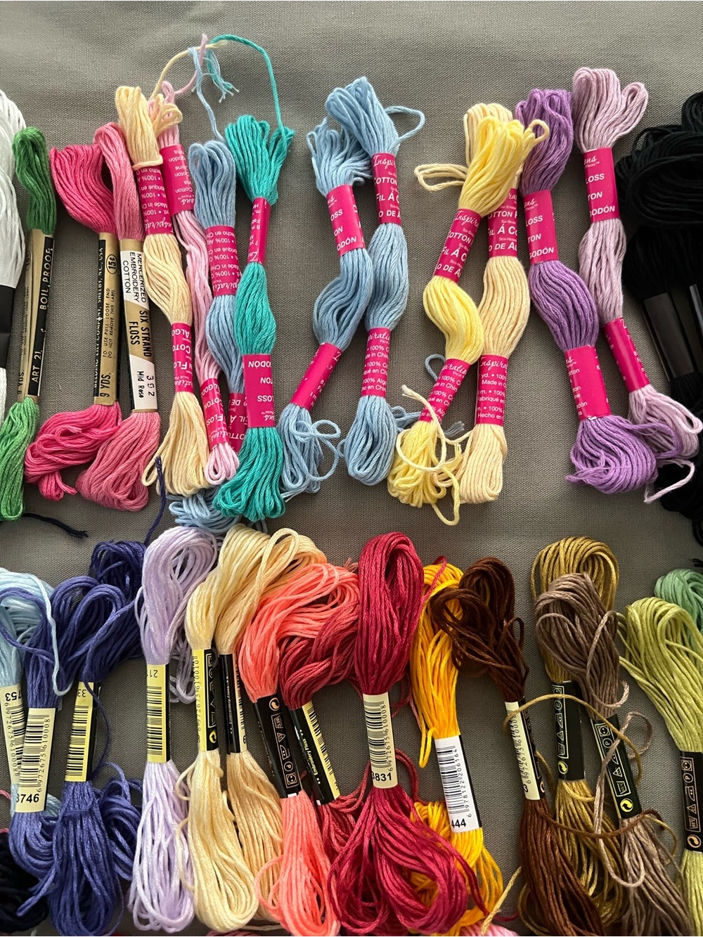 Assorted Embroidery Floss Collection Multi-Color Craft Threads 130+ - Picture 3 of 13